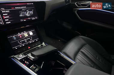 Внедорожник / Кроссовер Audi e-tron 2020 в 