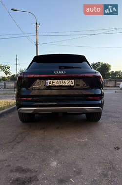 Внедорожник / Кроссовер Audi e-tron 2019 в 