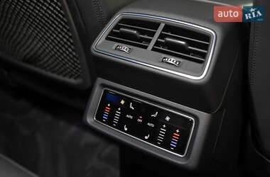 Внедорожник / Кроссовер Audi e-tron 2023 в 