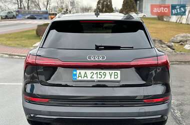 Внедорожник / Кроссовер Audi e-tron 2021 в 