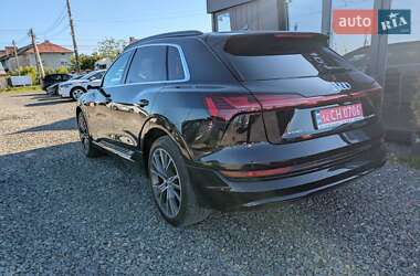 Внедорожник / Кроссовер Audi e-tron 2020 в 