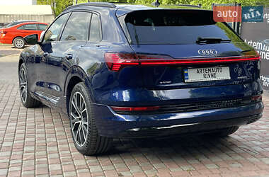Внедорожник / Кроссовер Audi e-tron 2021 в 