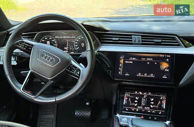 Внедорожник / Кроссовер Audi e-tron 2019 в 