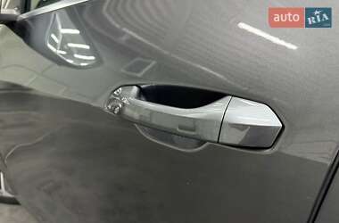 Внедорожник / Кроссовер Audi e-tron 2021 в 