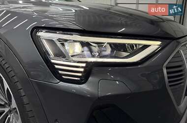 Внедорожник / Кроссовер Audi e-tron 2021 в 