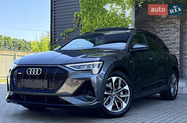 Внедорожник / Кроссовер Audi e-tron 2021 в 