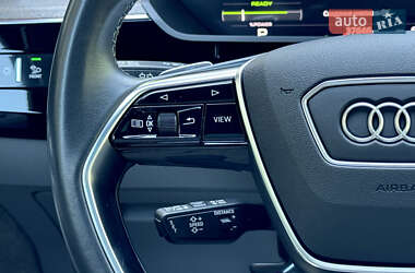 Внедорожник / Кроссовер Audi e-tron 2021 в 