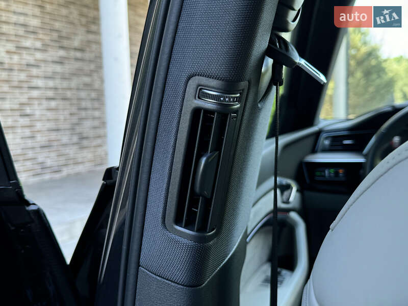 Внедорожник / Кроссовер Audi e-tron 2021 в Киеве фото 79 Внедорожник / Кроссовер Audi e-tron 2021 в Киеве