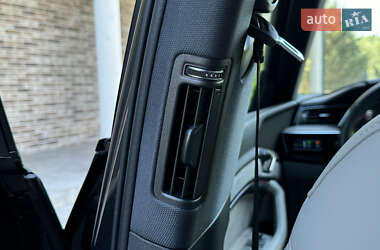 Внедорожник / Кроссовер Audi e-tron 2021 в 