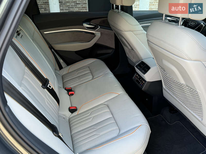 Внедорожник / Кроссовер Audi e-tron 2021 в Киеве фото 83 Внедорожник / Кроссовер Audi e-tron 2021 в Киеве
