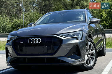 Внедорожник / Кроссовер Audi e-tron 2021 в 