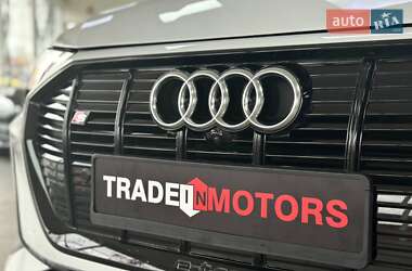 Позашляховик / Кросовер Audi e-tron 2022 в 