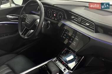 Позашляховик / Кросовер Audi e-tron 2022 в 