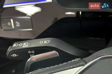Позашляховик / Кросовер Audi e-tron 2022 в 
