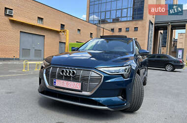 Внедорожник / Кроссовер Audi e-tron 2020 в 