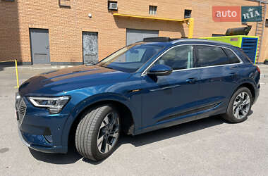 Внедорожник / Кроссовер Audi e-tron 2020 в 
