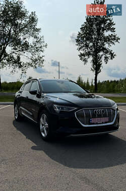 Внедорожник / Кроссовер Audi e-tron 2019 в 