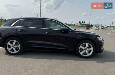 Внедорожник / Кроссовер Audi e-tron 2019 в 