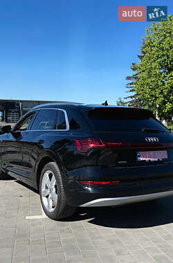 Внедорожник / Кроссовер Audi e-tron 2019 в 