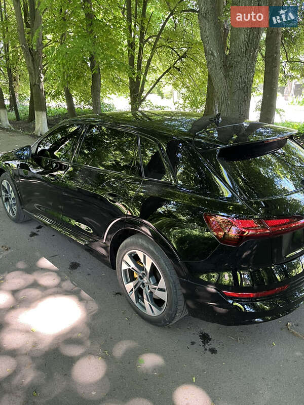 Внедорожник / Кроссовер Audi e-tron 2020 в Виннице