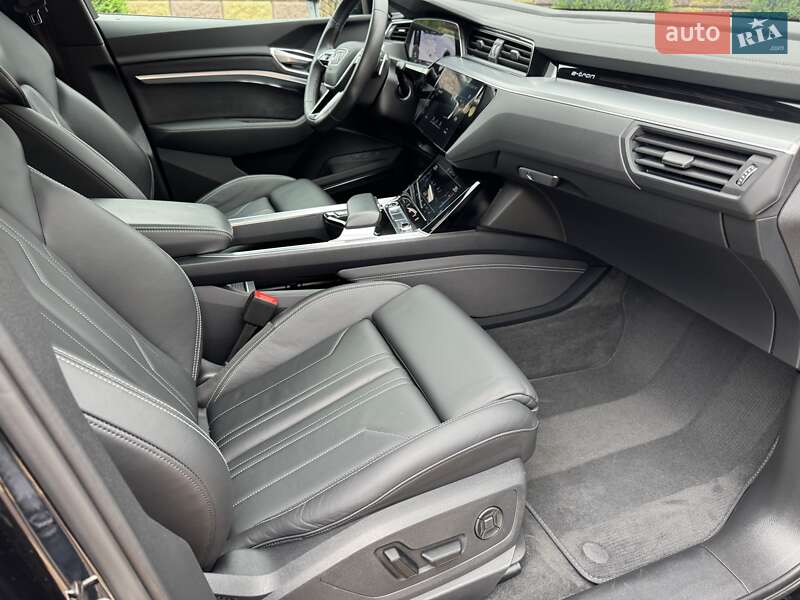 Внедорожник / Кроссовер Audi e-tron 2022 в Луцке