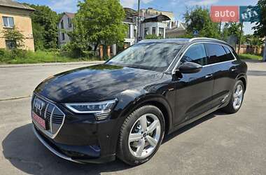 Внедорожник / Кроссовер Audi e-tron 2020 в 