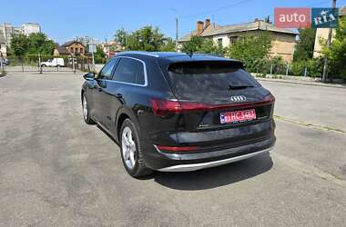 Внедорожник / Кроссовер Audi e-tron 2020 в 