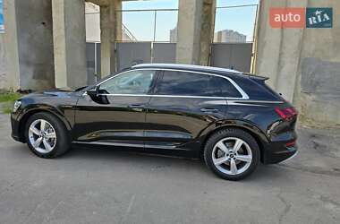 Внедорожник / Кроссовер Audi e-tron 2020 в 