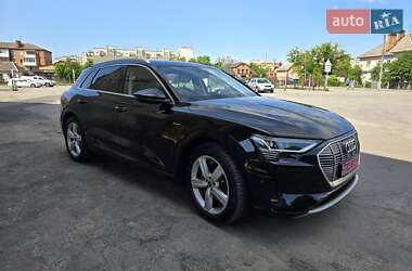 Внедорожник / Кроссовер Audi e-tron 2020 в 