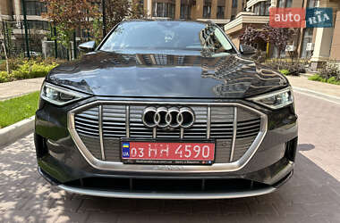 Внедорожник / Кроссовер Audi e-tron 2021 в 