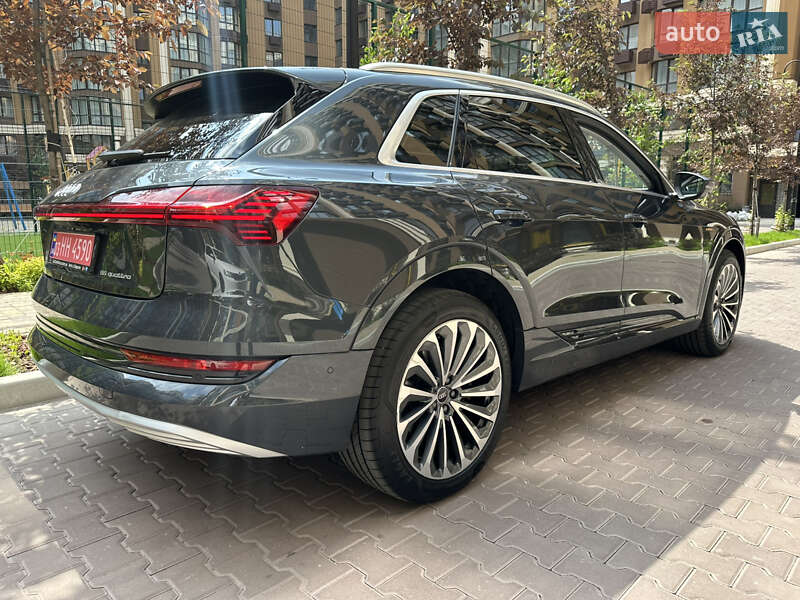 Внедорожник / Кроссовер Audi e-tron 2021 в Киеве