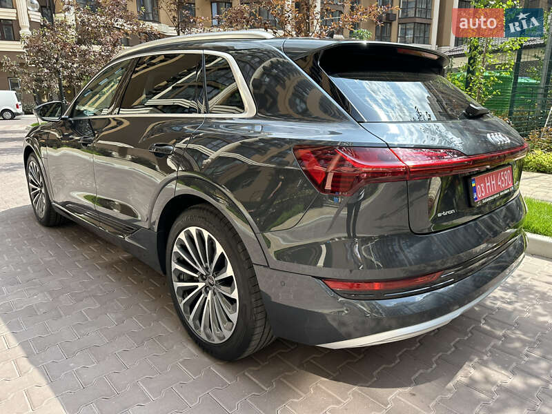 Внедорожник / Кроссовер Audi e-tron 2021 в Киеве