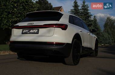 Внедорожник / Кроссовер Audi e-tron 2022 в 