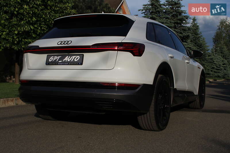 Внедорожник / Кроссовер Audi e-tron 2022 в Киеве