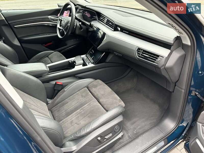 Позашляховик / Кросовер Audi e-tron 2019 в Ужгороді