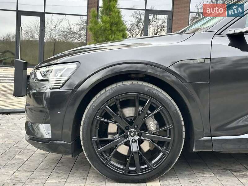 Позашляховик / Кросовер Audi e-tron 2019 в Ужгороді