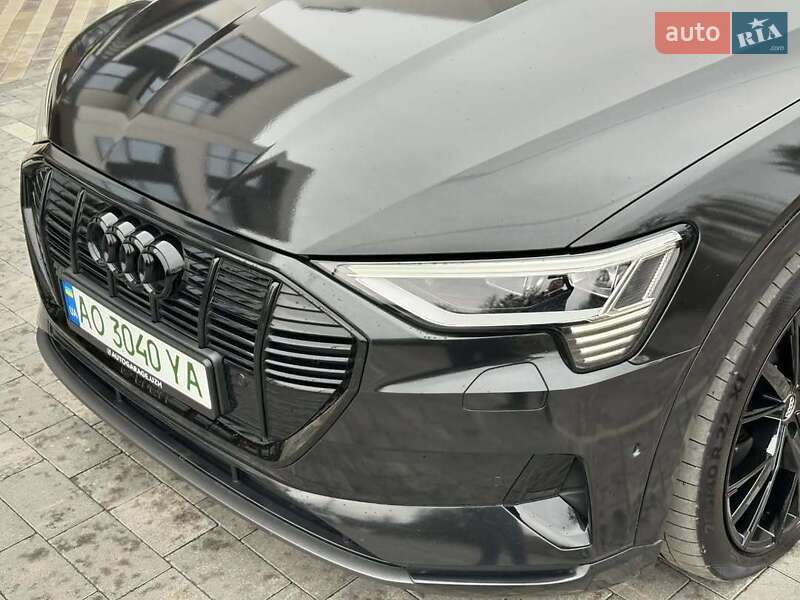 Позашляховик / Кросовер Audi e-tron 2019 в Ужгороді