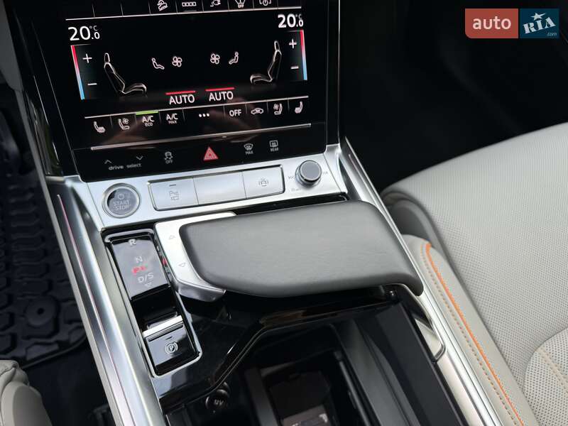 Внедорожник / Кроссовер Audi e-tron 2022 в Киеве