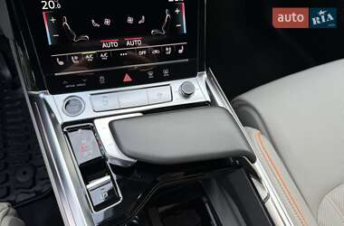 Внедорожник / Кроссовер Audi e-tron 2022 в 