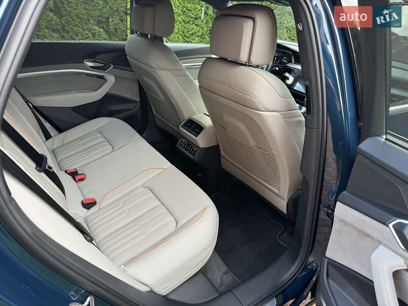 Внедорожник / Кроссовер Audi e-tron 2022 в Киеве