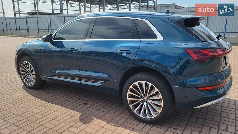 Внедорожник / Кроссовер Audi e-tron 2019 в Полтаве