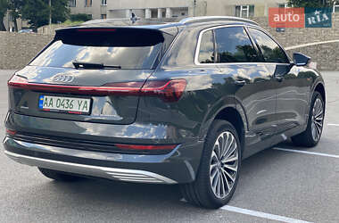 Внедорожник / Кроссовер Audi e-tron 2019 в 