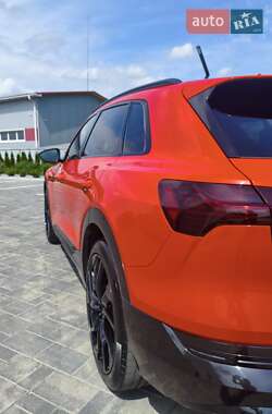 Внедорожник / Кроссовер Audi e-tron 2020 в 