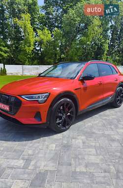 Внедорожник / Кроссовер Audi e-tron 2020 в 