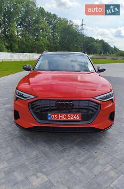 Внедорожник / Кроссовер Audi e-tron 2020 в 