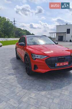 Внедорожник / Кроссовер Audi e-tron 2020 в 