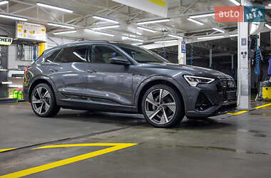 Внедорожник / Кроссовер Audi e-tron 2021 в 