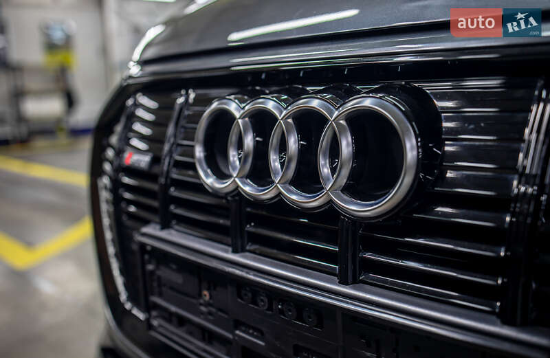 Позашляховик / Кросовер Audi e-tron 2021 в Чернівцях