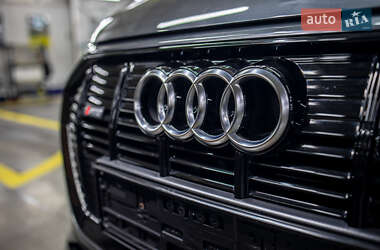 Внедорожник / Кроссовер Audi e-tron 2021 в 