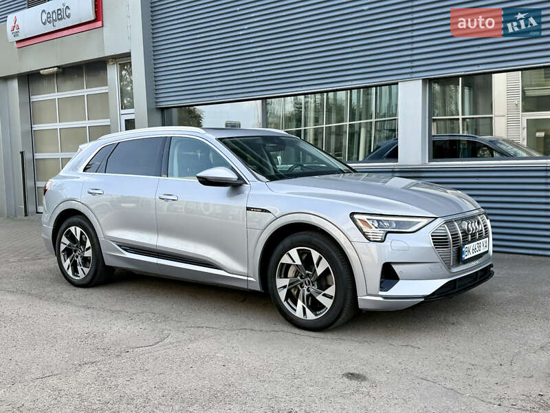 Audi e-tron 2022